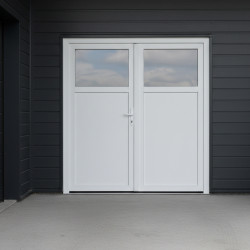 200x210 egyharmad üveges kétszárnyú műanyag bejárati ajtó Gealan